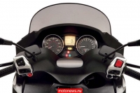 Новый трехколесный скутер Piaggio MP3 400